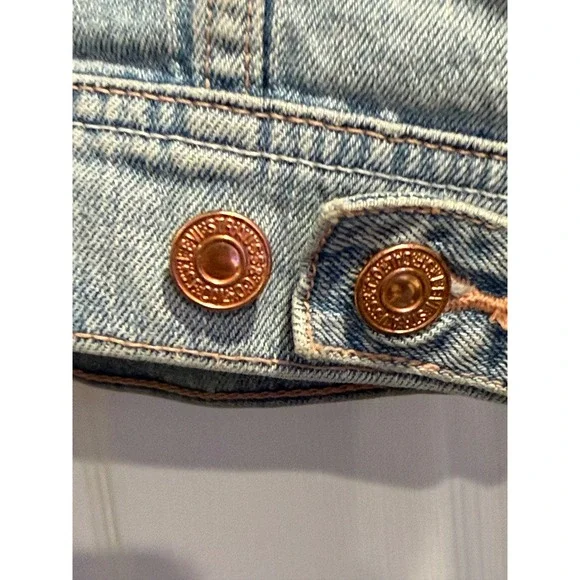 Levis Womens Cropped Denim Trucker Jacket Light Wash Blue Small Stretch Cotton - Picture 7 of 10